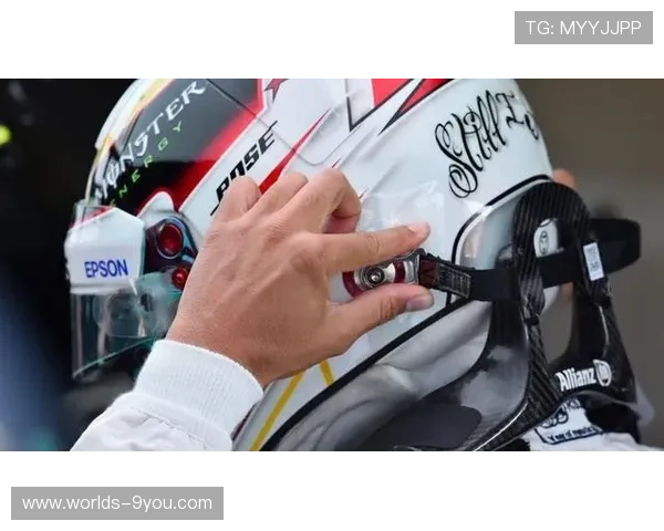 大学生赛事严格监管车手逃生流程,确保安全合规 大学生赛事严格监管车手逃生流程,确保安全合规