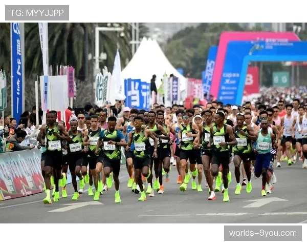 “奔跑中国”城市马拉松系列赛春季首站在厦门鸣枪，超三万人参赛